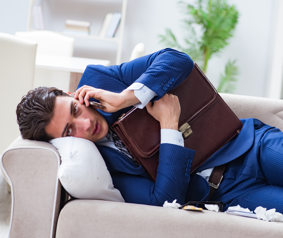 Vai slimības lapas kļuvušas par britu brīvbiļeti paslinkot? Britus satracina premjera plānotā reforma