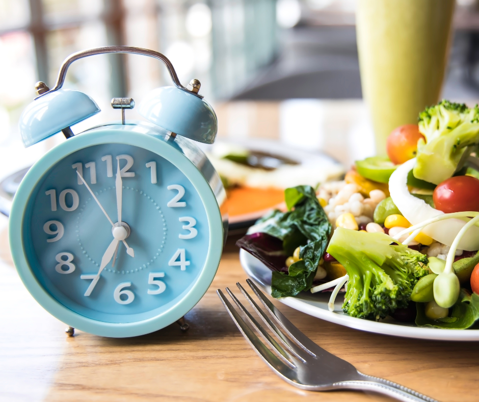 Pēta, vai intermitējošā badošanās var palīdzēt 2. tipa diabētiķiem kontrolēt cukura līmeni asinīs 