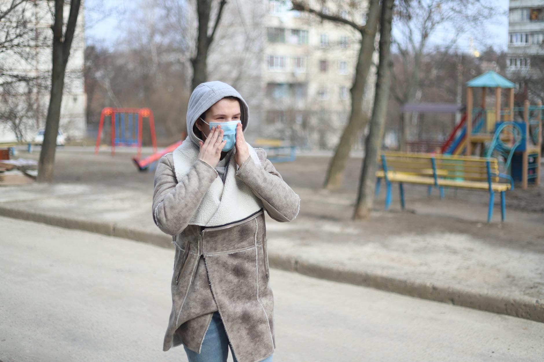 woman wearing face mask