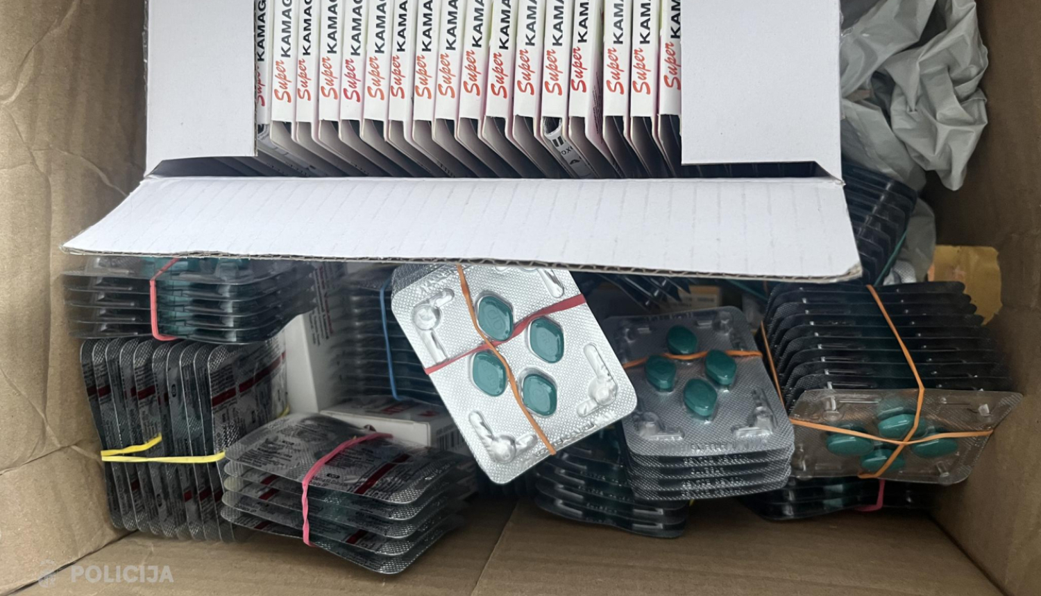 Saistībā ar medikamentu nelikumīgu izplatīšanu Valsts policija aiztur astoņas personas