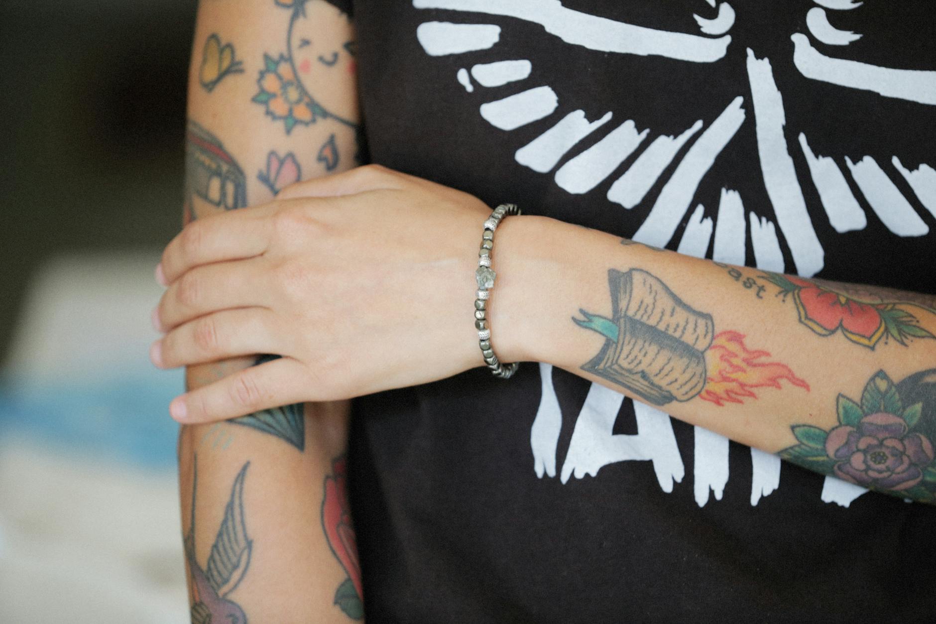 Sagribēji tetovējumu? Pārliecinies, lai dāvanā nedabū arī ekskursiju uz infekciju nodaļu