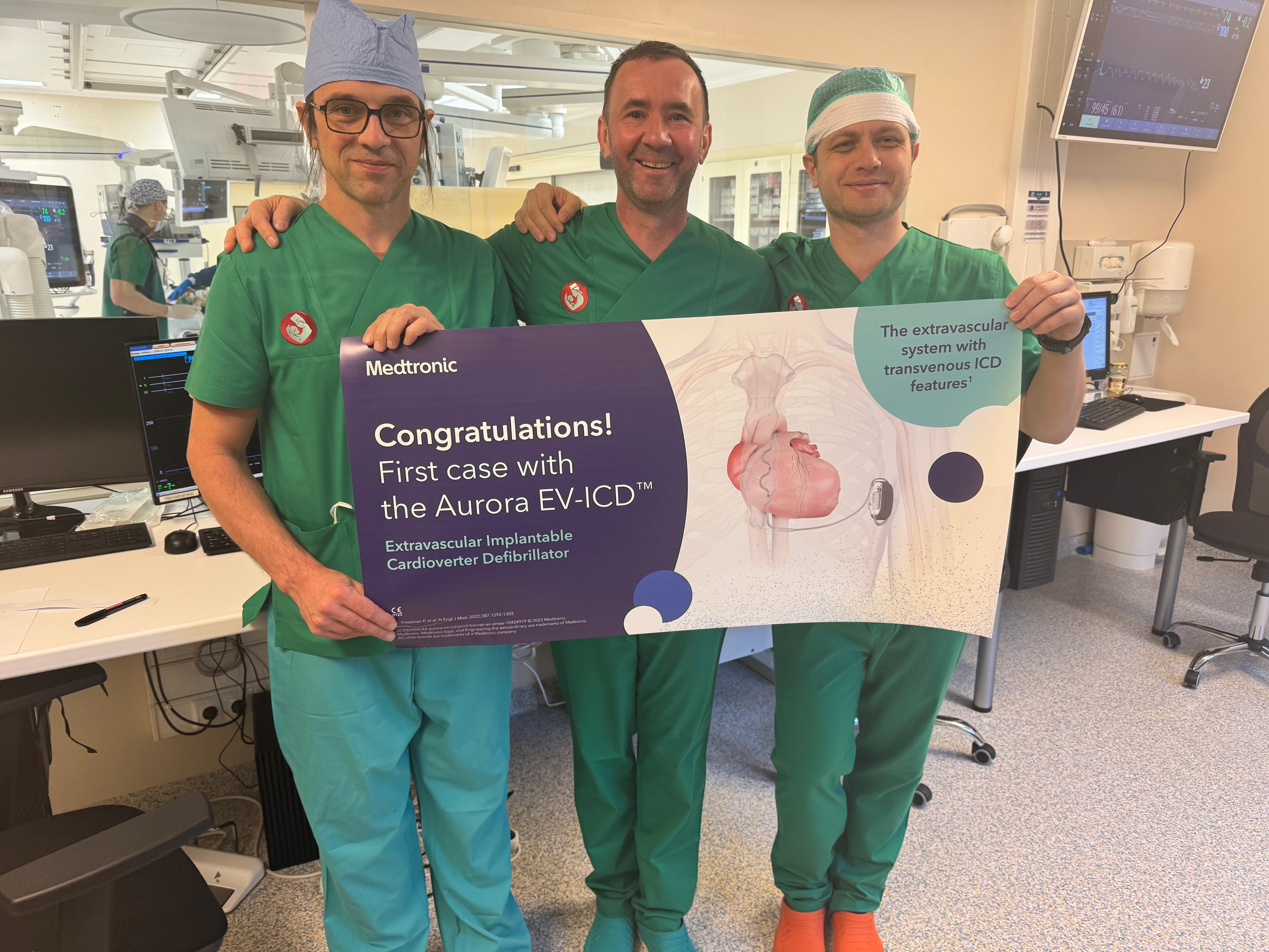 Bērnu slimnīcā dzīvību glābjoša ierīce pacientam ievietota, pirmo reizi Latvijā izmantojot jaunu pieeju