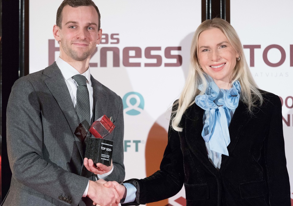 “Klīnika EGV” saņem Latvijas spēcīgāko uzņēmumu “TOP 500+” balvu par ieguldījumu Latvijas cilvēkkapitālā