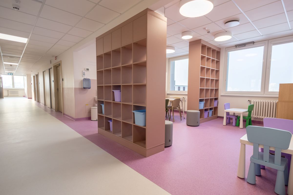 Bērnu slimnīcā renovētas divu stacionāra nodaļu telpas