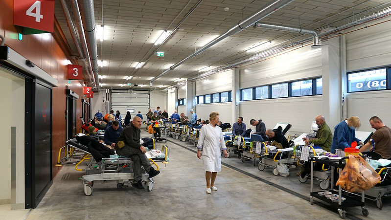 Austrumu slimnīca jau 34. reizi uzņem smagi cietušos ukraiņu karavīrus: palīdzība un sadarbība turpinās