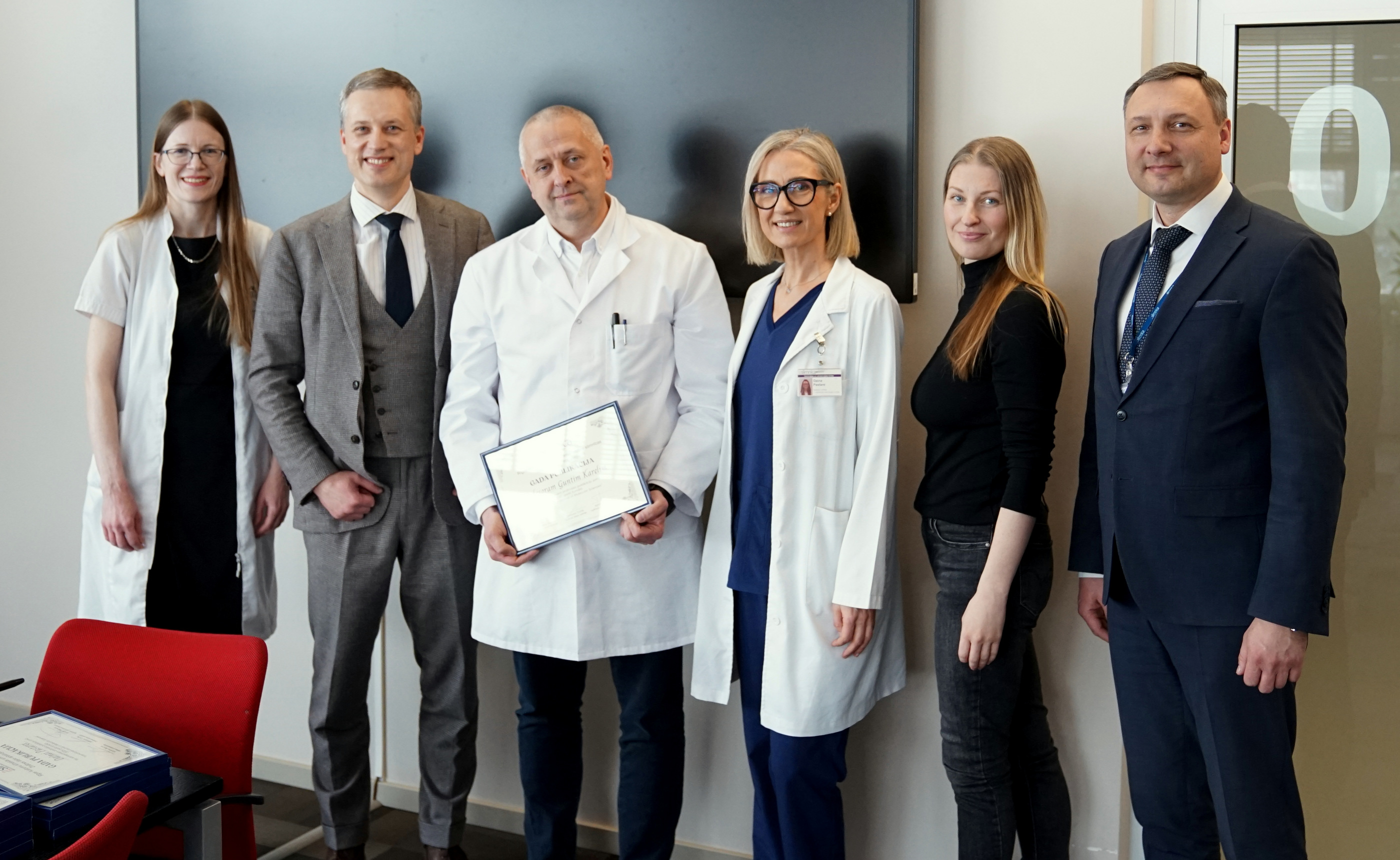 Iedibina jaunu tradīciju – apbalvojumu “Gada publikācija”, godinot izcilību medicīnas zinātnē