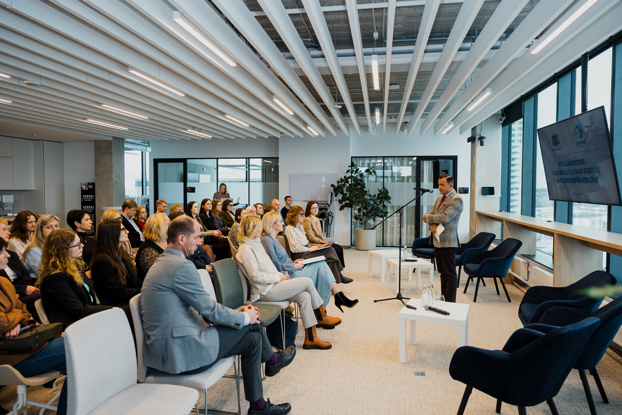 Valsts un nozare stiprina sadarbību veselīgāka pārtikas tirgus veidošanai