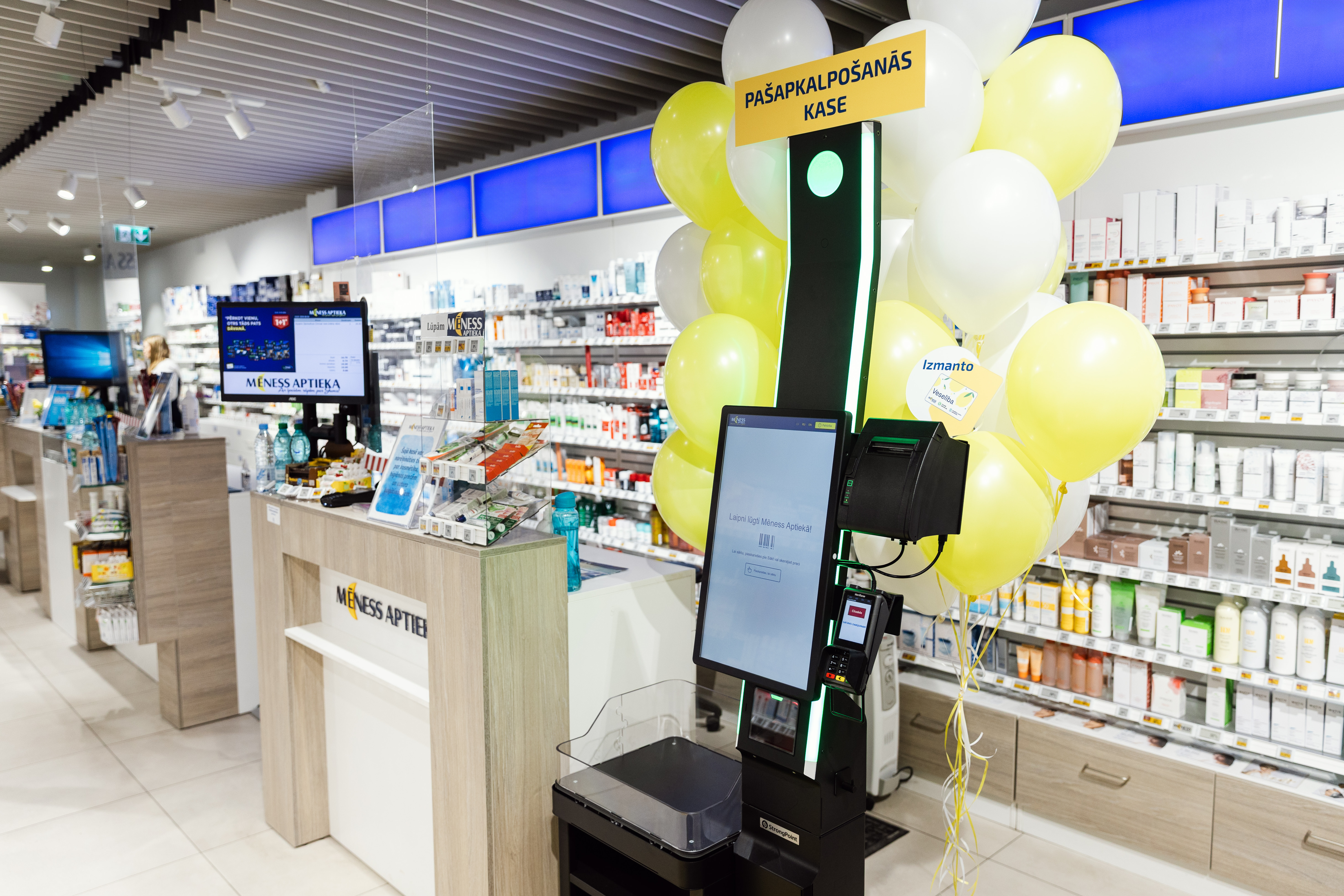 “Mēness aptiekās” ievieš pašapkalpošanās kases