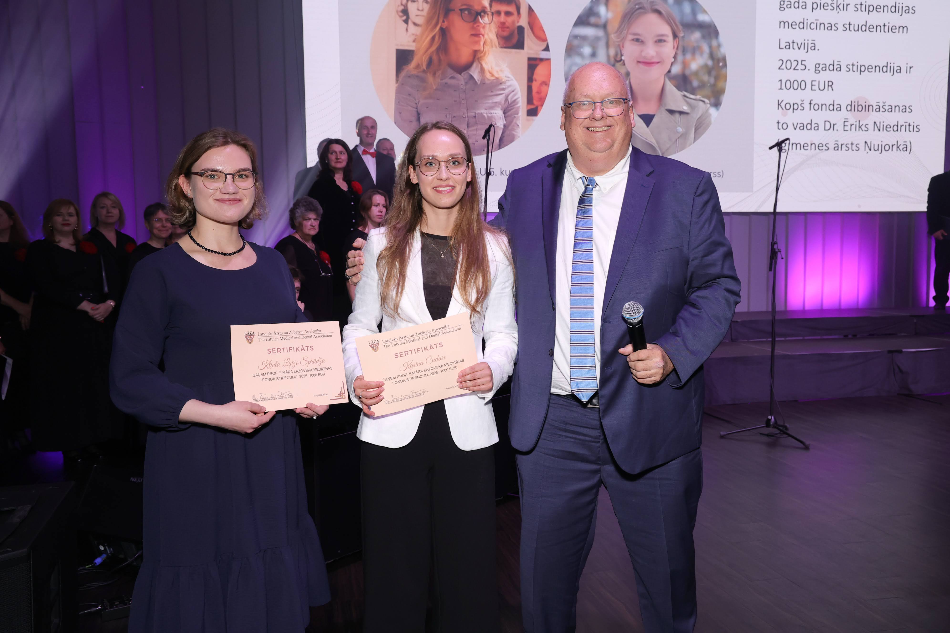 Medicīnas studentus aicina pieteikties Profesora Ilmāra Lazovska Medicīnas fonda stipendijai 2026