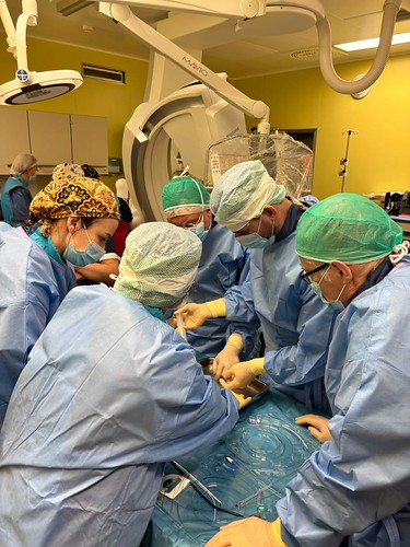 Austrumu slimnīcā pirmajiem diviem pacientiem veikta sirds kreisā priekškambara austiņas slēgšana